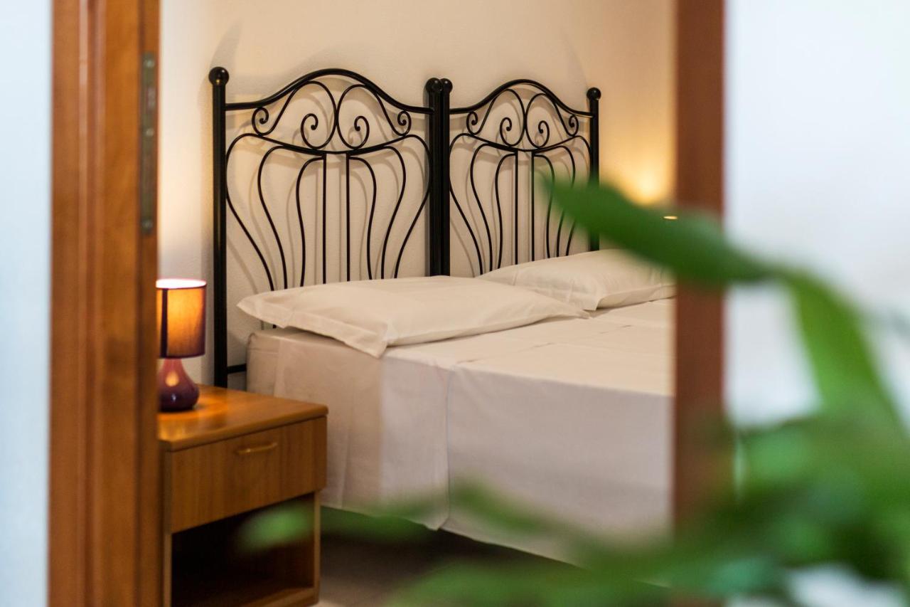 Suite Apartment La Punta Кала-Гононе Экстерьер фото